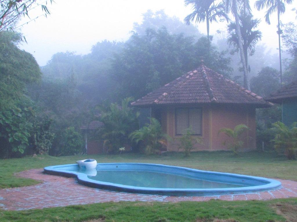 Sunbird Garden Resort Krishnagiri Exterior foto